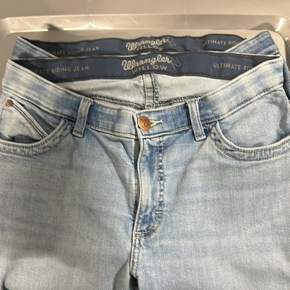 510.  Wrangler Light Blue Boot Cut Jeans - Picture 15 of 15